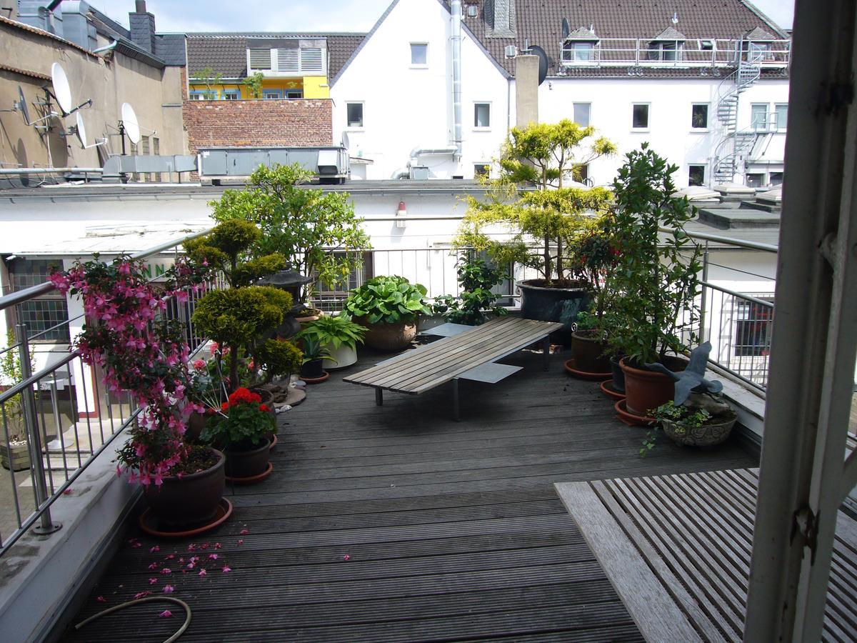 Apartement Mit Dachterrasse - Bei Curth Klingen - Teilen Sie Uns Ihre Ankunfszeit Mit Dusseldorf Exterior photo